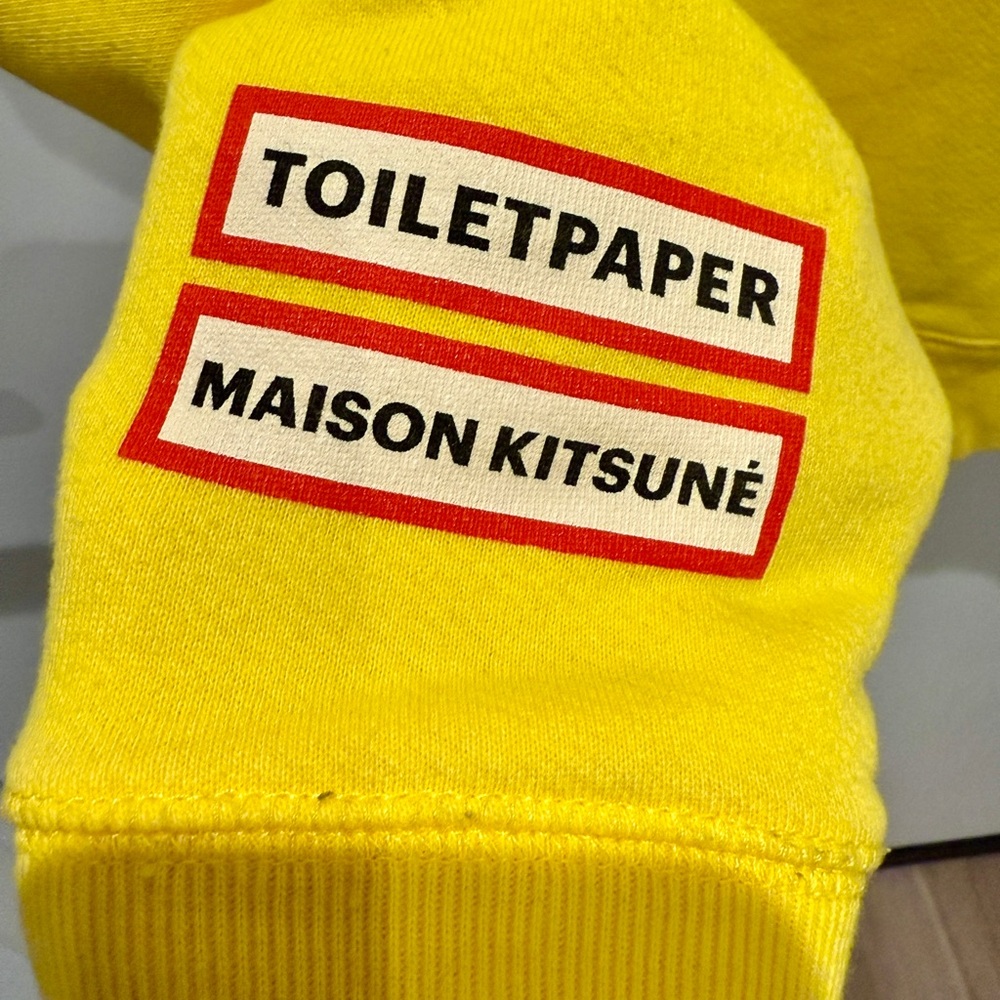 MAISON KITSUNE x TOILETPAPER Limited Edition Crewneck Sweatshirt Smiley Design - Picture 4 of 7